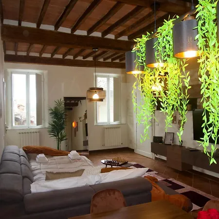Апартаменти Exclusive Retreat For Groups - Duomo View - 3 Bedrooms - Gaming *
