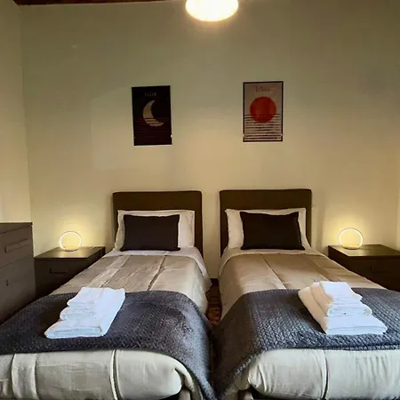 Апартаменти Exclusive Retreat For Groups - Duomo View - 3 Bedrooms - Gaming *