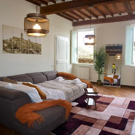 Апартаменти Exclusive Retreat For Groups - Duomo View - 3 Bedrooms - Gaming *