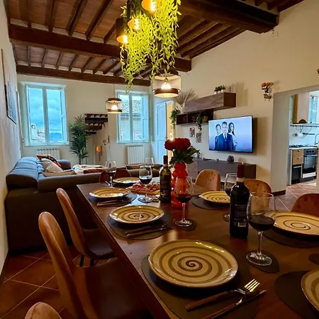 Exclusive Retreat For Groups - Duomo View - 3 Bedrooms - Gaming Апартаменти