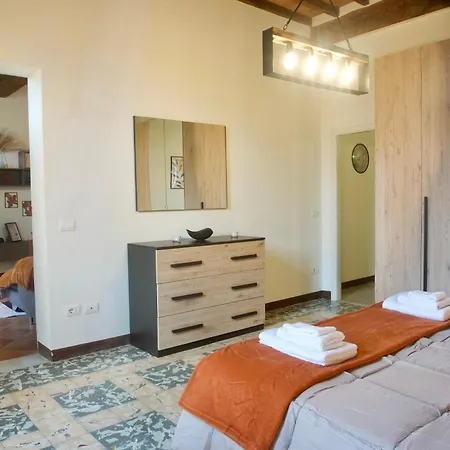 Exclusive Retreat For Groups - Duomo View - 3 Bedrooms - Gaming Апартаменти *