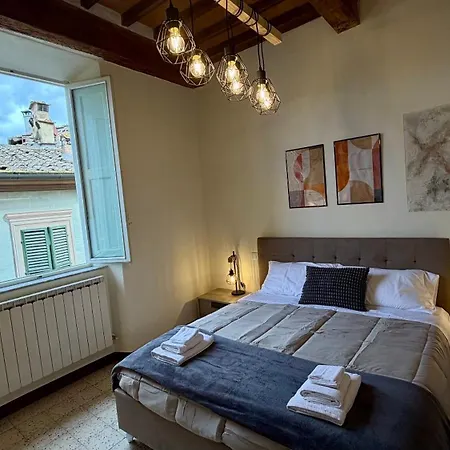 Апартаменти Exclusive Retreat For Groups - Duomo View - 3 Bedrooms - Gaming Сієна