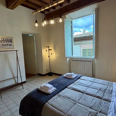 Exclusive Retreat For Groups - Duomo View - 3 Bedrooms - Gaming Апартаменти