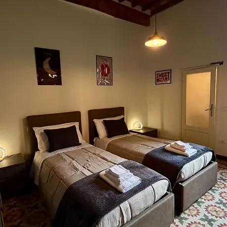 Exclusive Retreat For Groups - Duomo View - 3 Bedrooms - Gaming Сієна