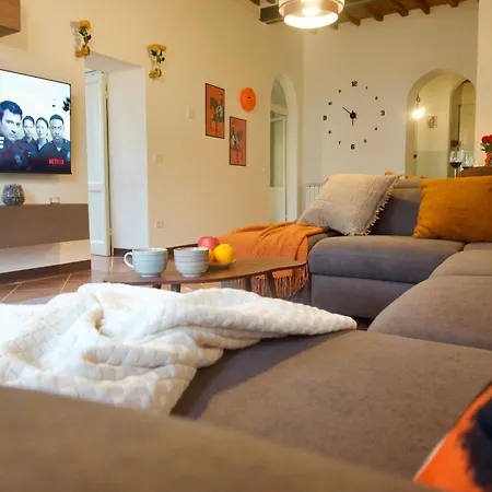 Exclusive Retreat For Groups - Duomo View - 3 Bedrooms - Gaming Сієна