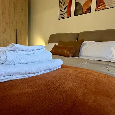 Exclusive Retreat For Groups - Duomo View - 3 Bedrooms - Gaming Апартаменти